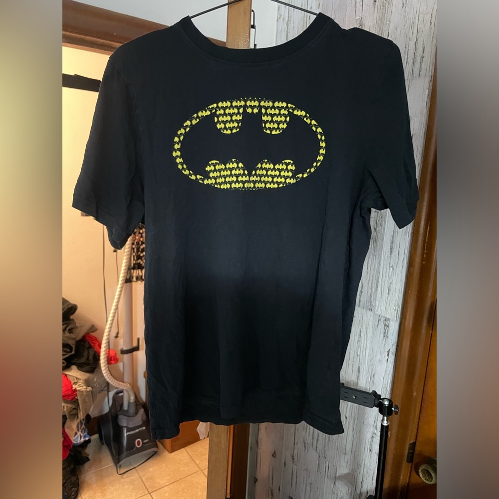 Batman DC Comics T-Shirt Size large(fits medium)